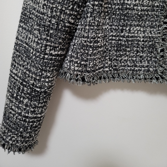 New Saks Fifth Avenue Black Tweed Wool Blend Frayed Trim Crop Blazer Size 10 - Picture 8 of 14